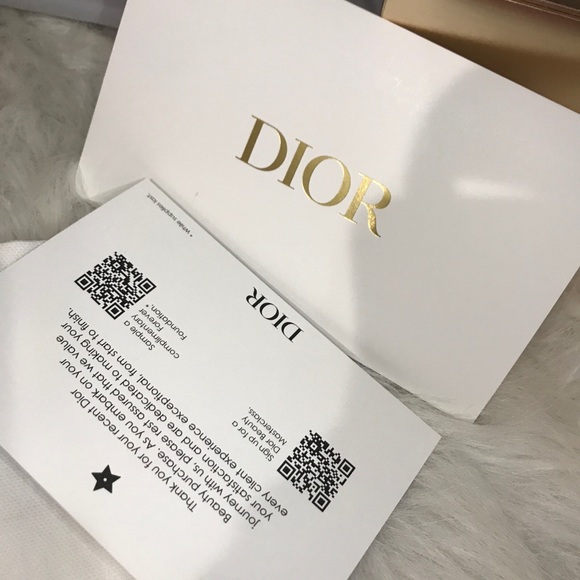 Dior Prestige Exceptional Cotton Pads w/ Perfume & Lip Samples and Dust Bag - Picture 10 of 12